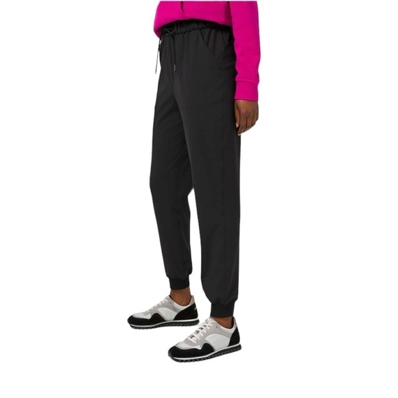 Lululemon Keep Moving Jogger Sz 8 Black - Picture 1 of 10